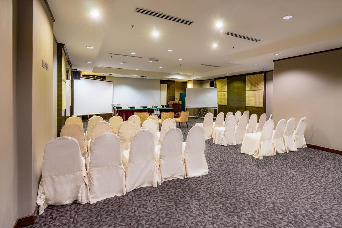 Crystal Crown Hotel 3*